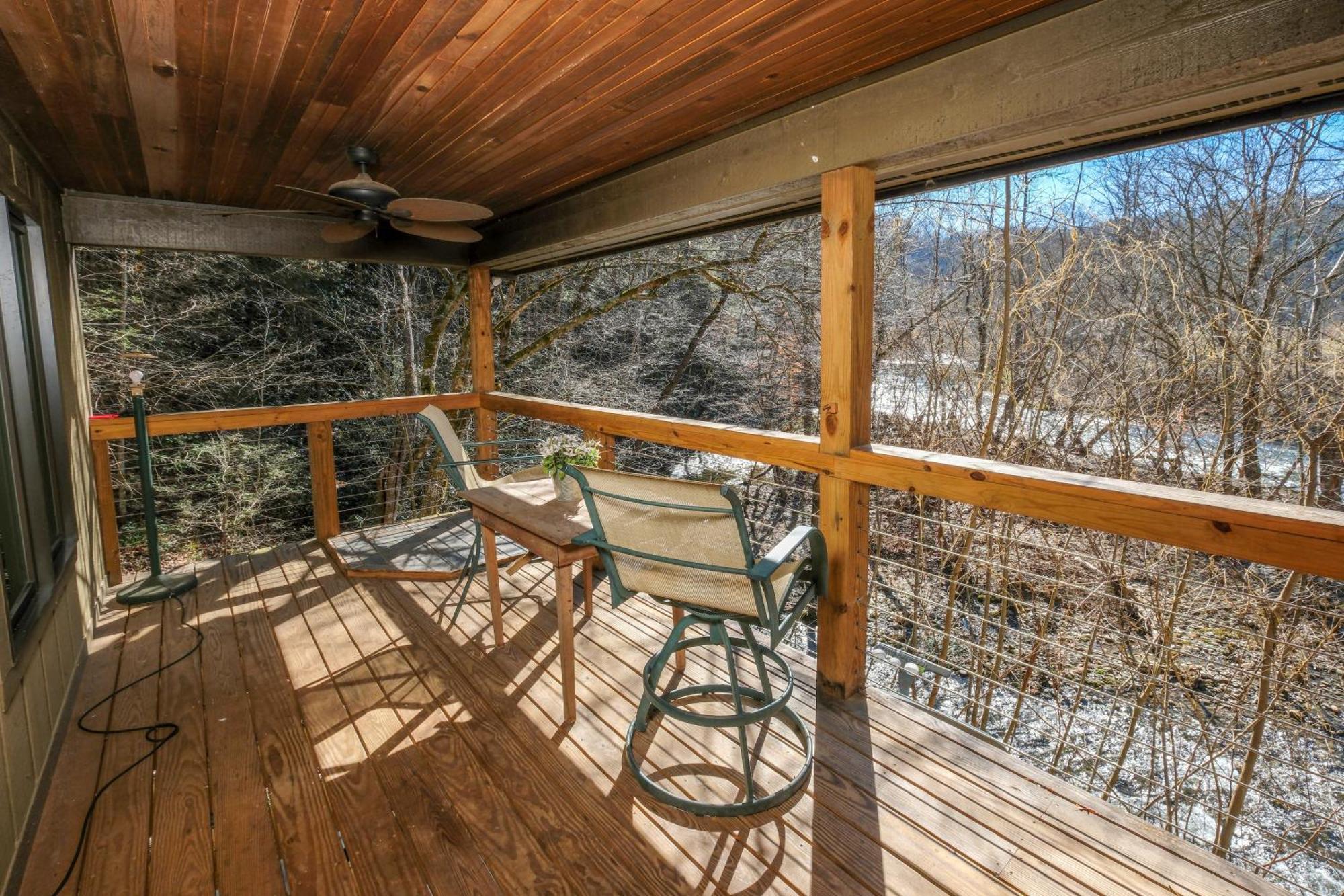 Romantic Waterfront Swim And Play Hot Tub 1Br Free Attraction Tickets Sevierville Exterior foto